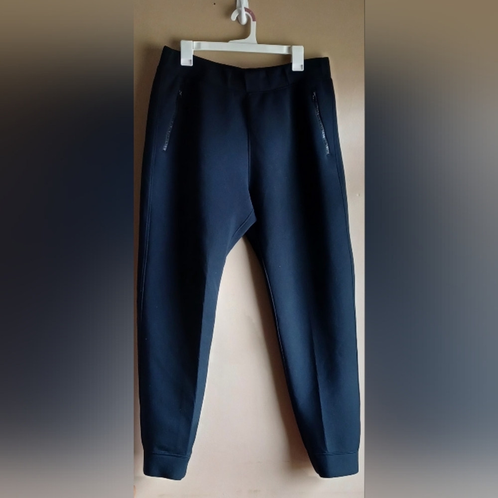 UNIQLO JOGGERS